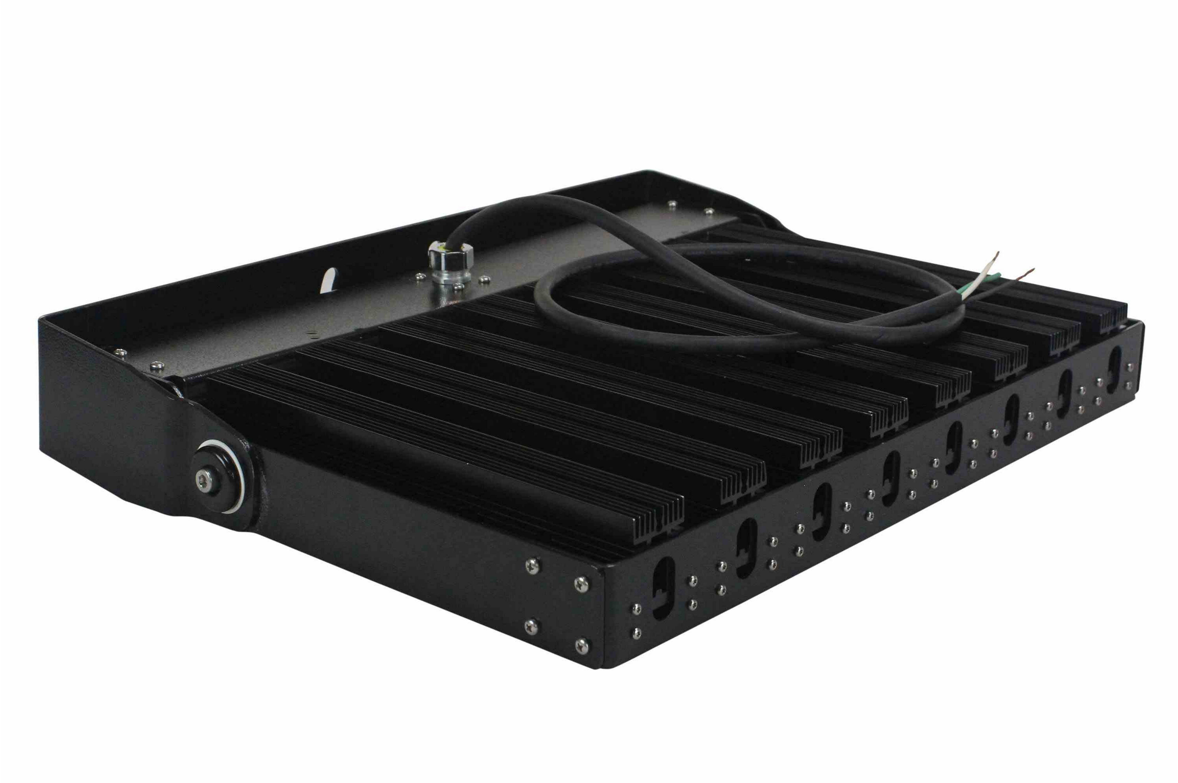 Larson Electronics - 750 Watt High Intensity LED Light - 97,500 Lumens ...