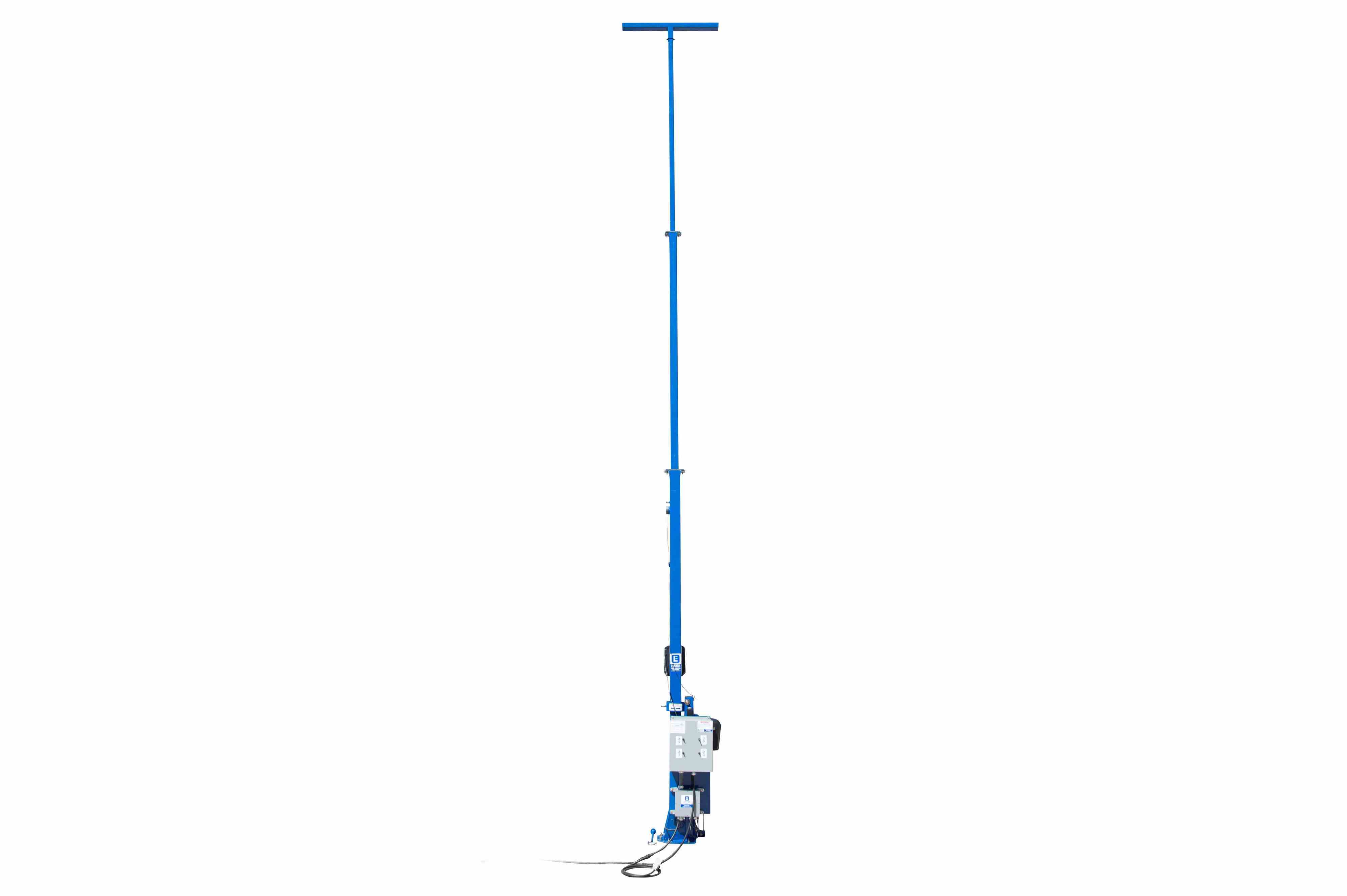 Larson Electronics - 35' Light Mast w/ Electric Winch Operation - 5 ...