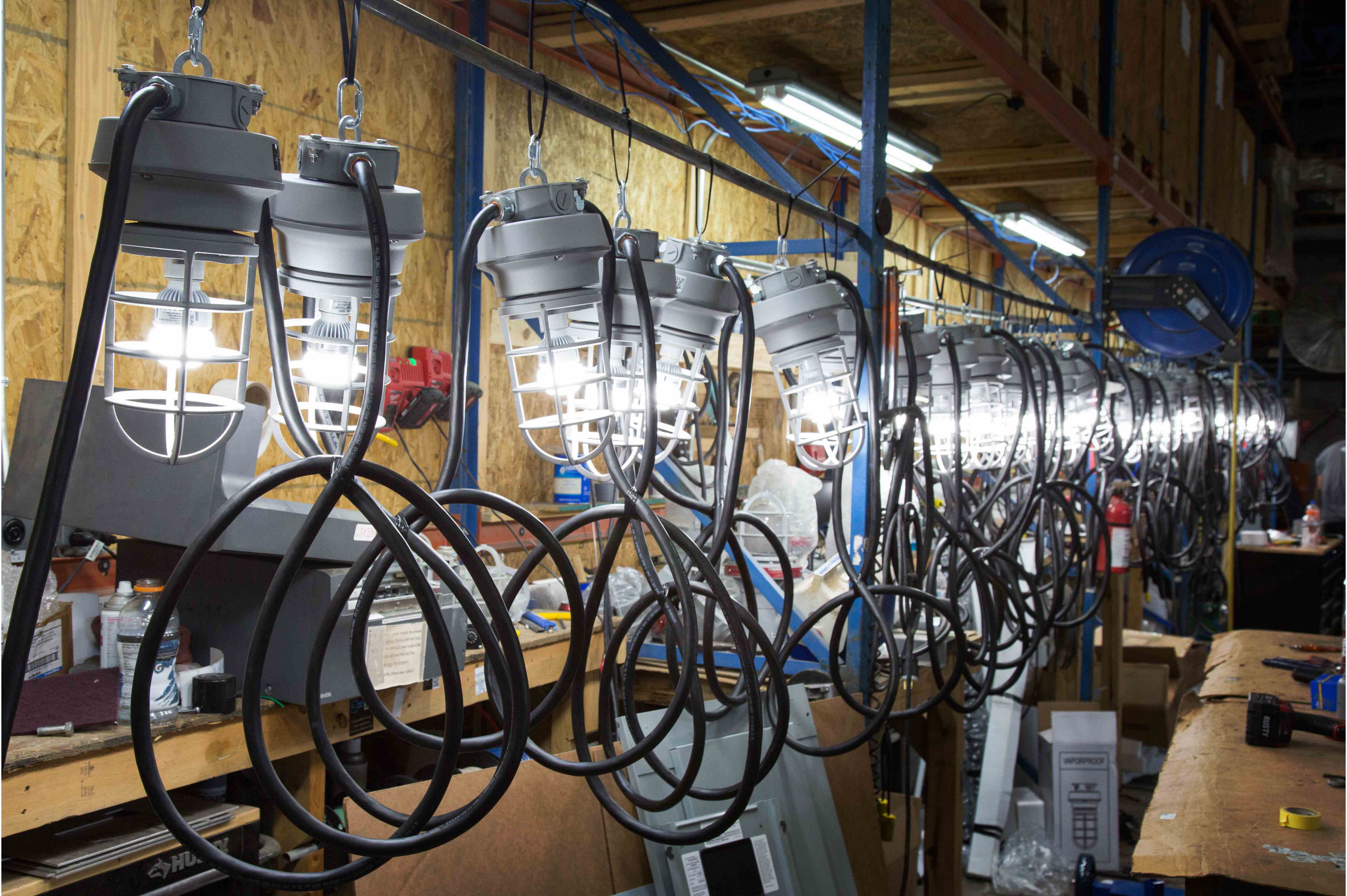 Larson Electronics - 100' Heavy Duty Industrial String Light - 10 LED ...