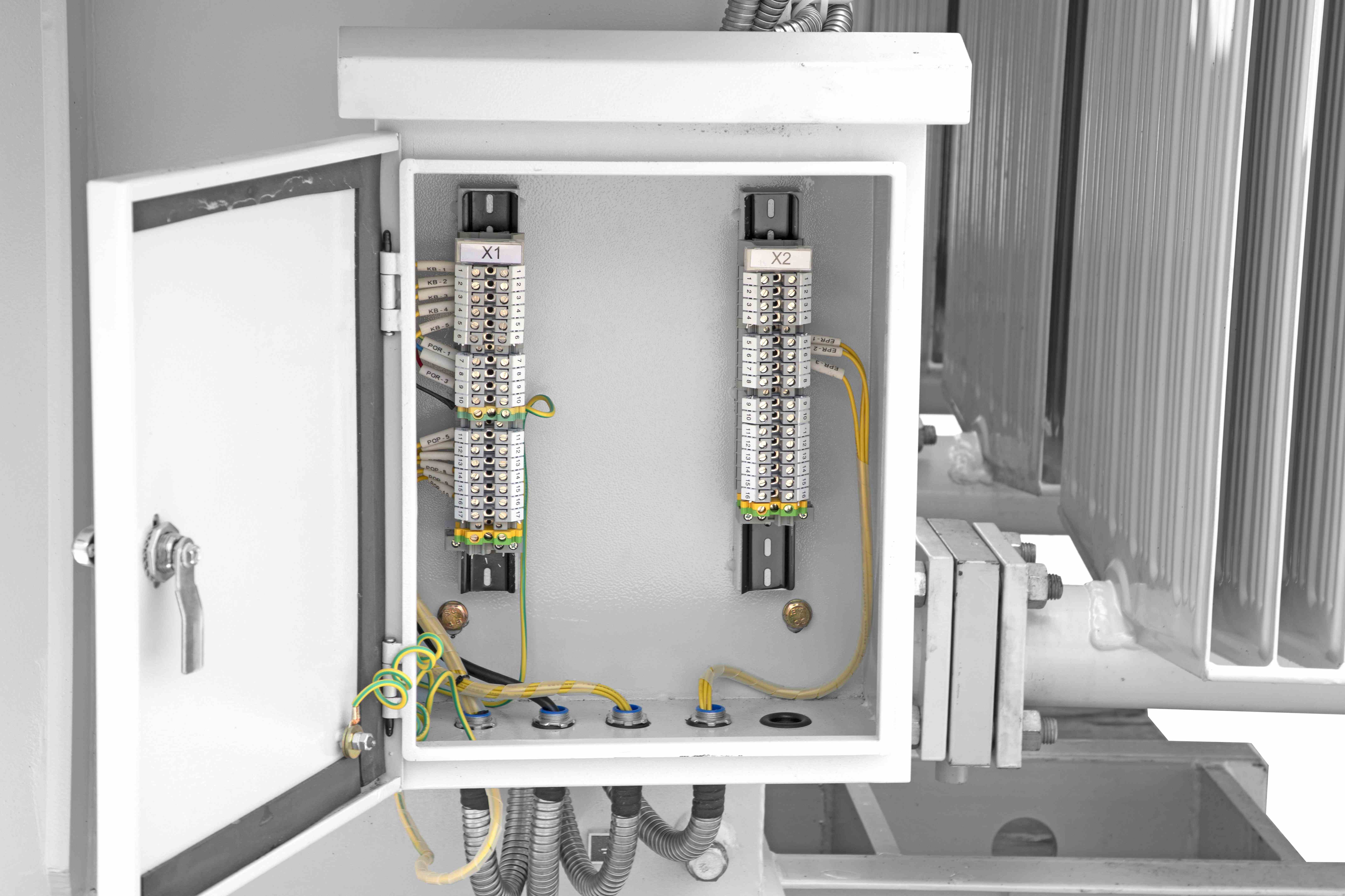 Larson Electronics - 5 MVA Conservator Substation Transformer - 38000V ...
