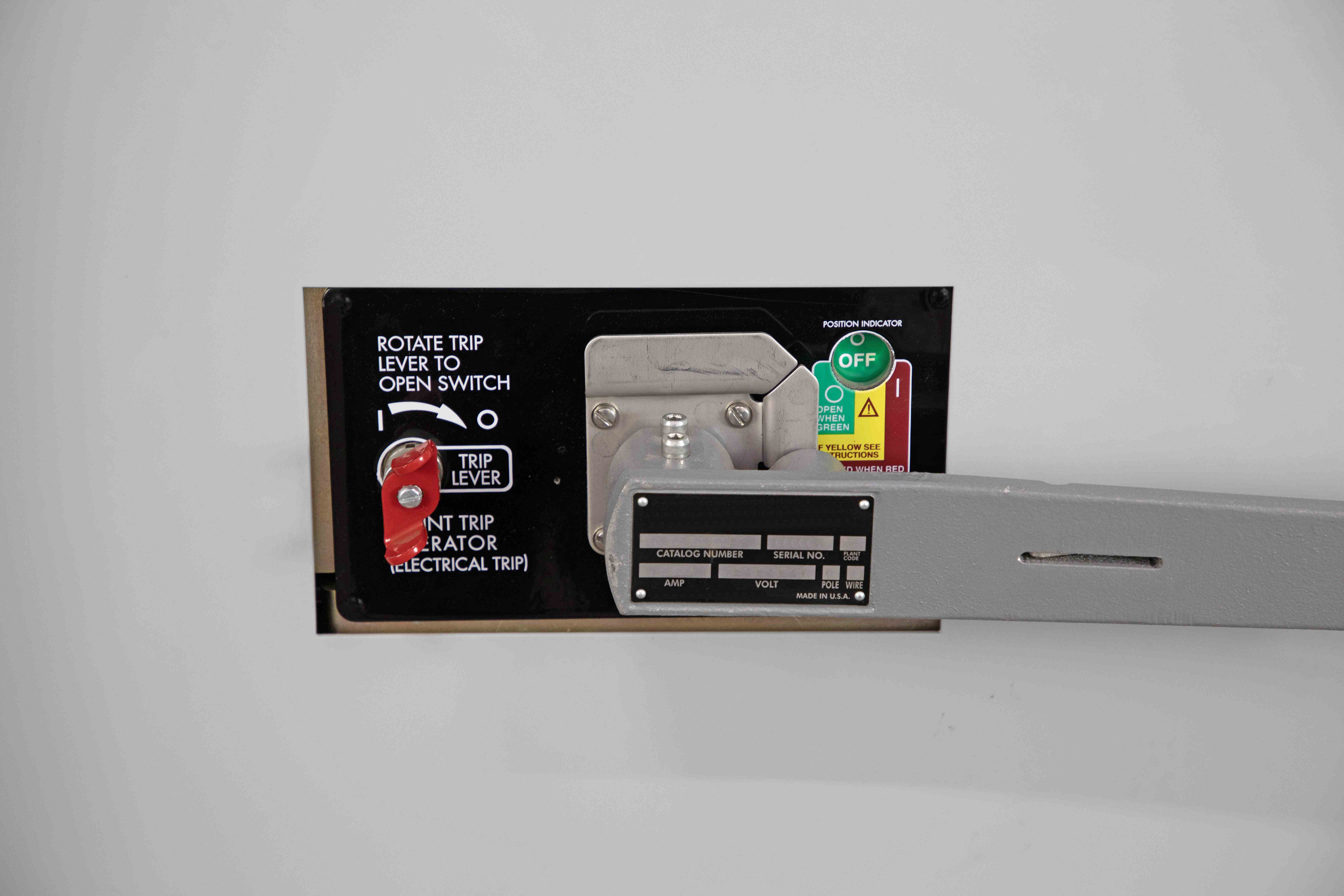 Larson Electronics - Fused Disconnect Switch, 800 Amp, 600V 3PH AC, 3 ...