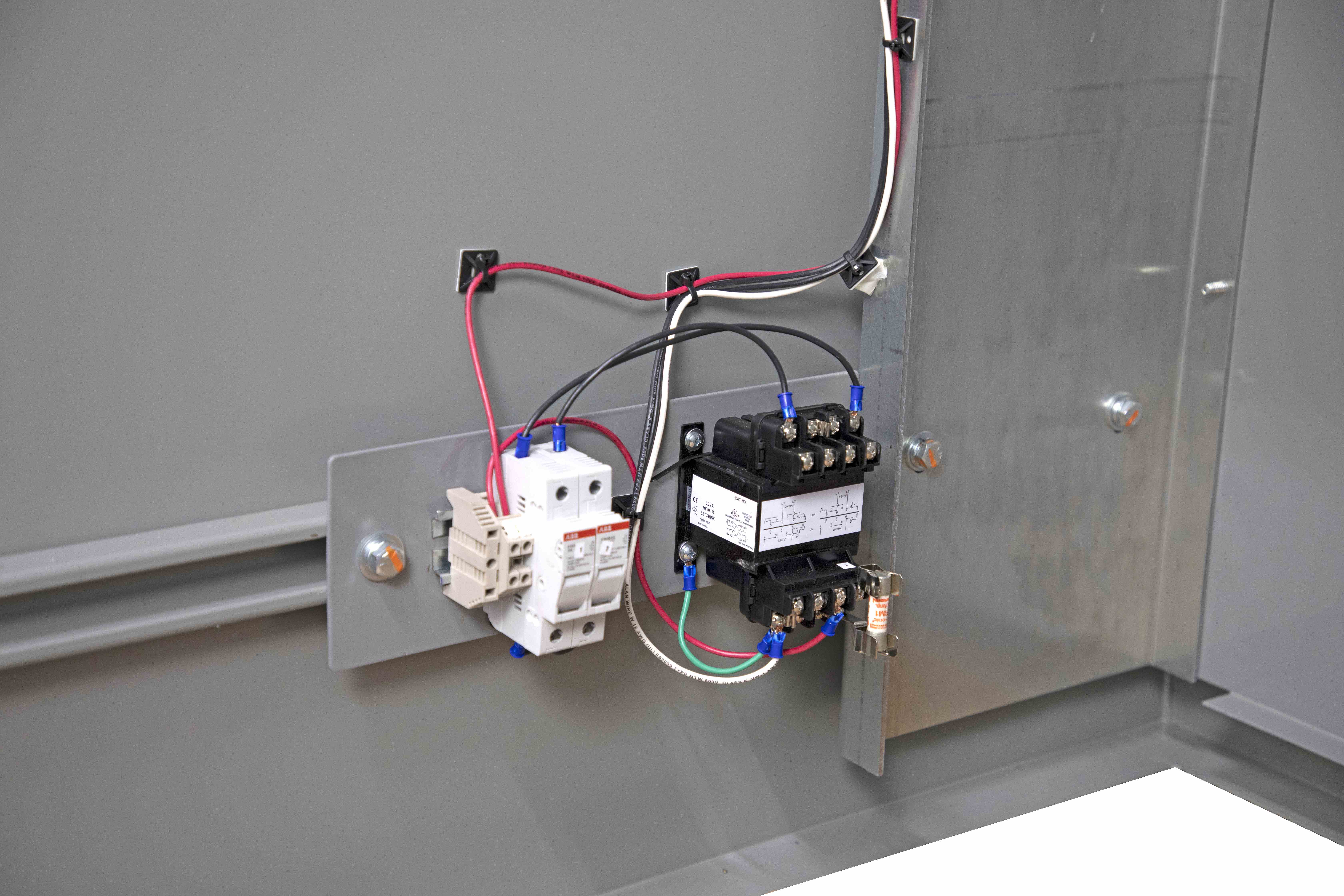 600A Switchboard w/ 600A Main Circuit Breaker - 208Y/120 3PH, 4W, 60Hz ...
