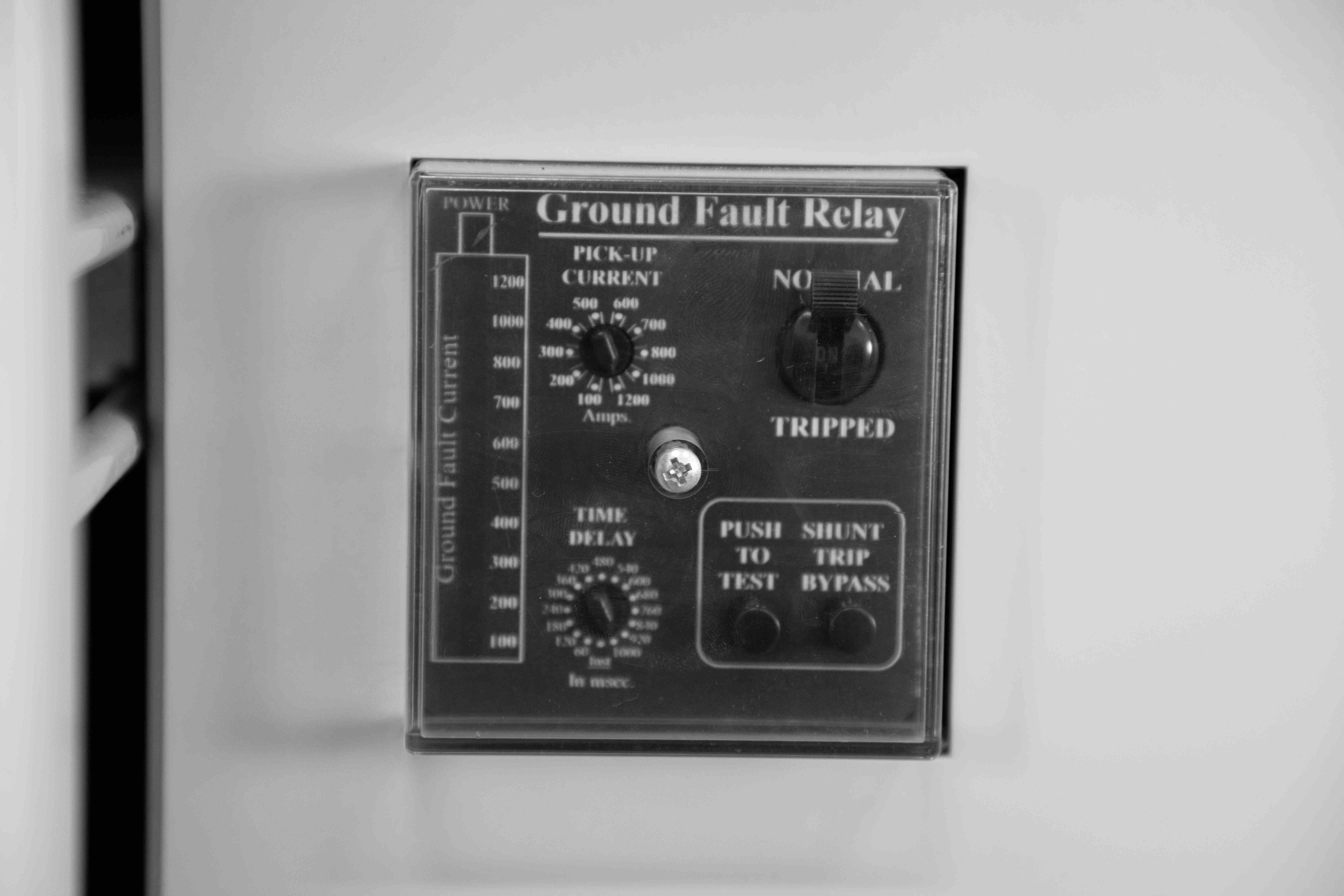 Larson Electronics - Fused Disconnect Switch, 800 Amp, 600V 3PH AC, 3 ...