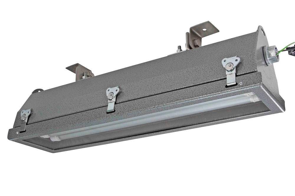Larson Electronics - Class 1 Div 2 LED Pivoting Light - 2 foot 3 lamp ...