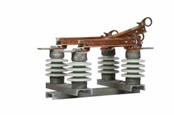 Non-Fused Disconnect Switch, 600 A, 25.8 KV 1PH AC, Vertical Mount, NEMA 3R, Hook-stick Operated