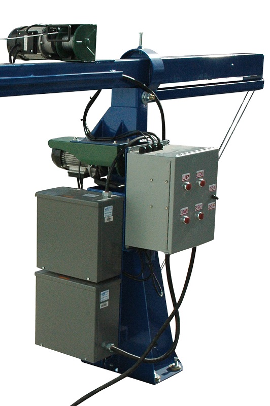 Manual 1,000 lb hand crank winch for elevating and folding over the light mast on the LM-30-3S-TLR. 